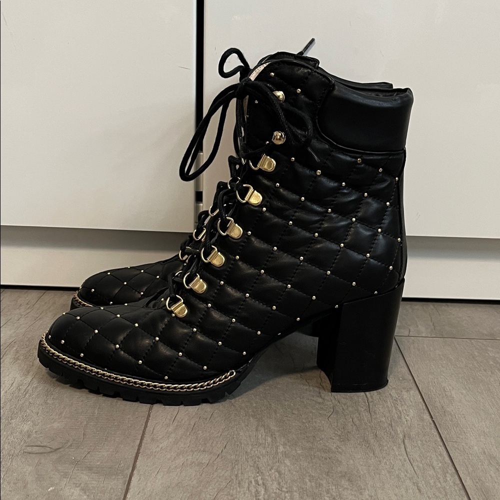 RON WHITE Tatum Quilted Leather Ankle Boot Gold Accent Waterproof, Size 9.5/40